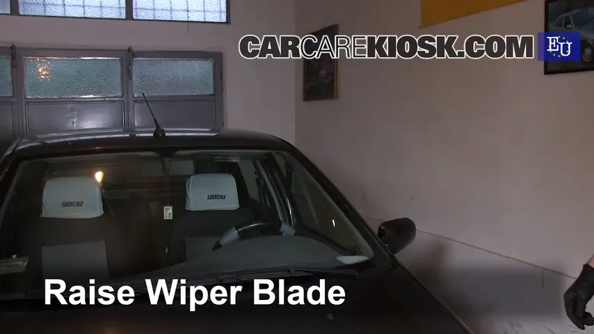 1997 Fiat Punto SX 1.1L 4 Cyl. Escobillas de limpiaparabrisas delantero Cambiar escobillas de limpiaparabrisas